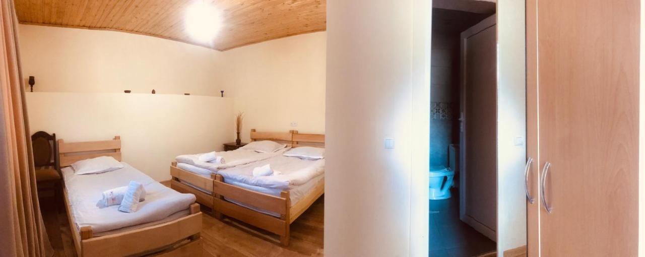 Guesthouse And Cottage Nicolo Kazbegi Bagian luar foto