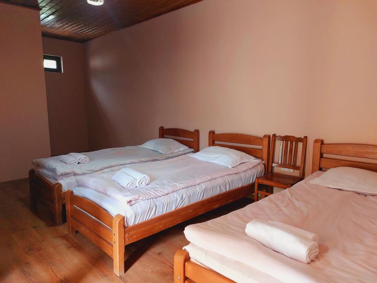 Guesthouse And Cottage Nicolo Kazbegi Bagian luar foto