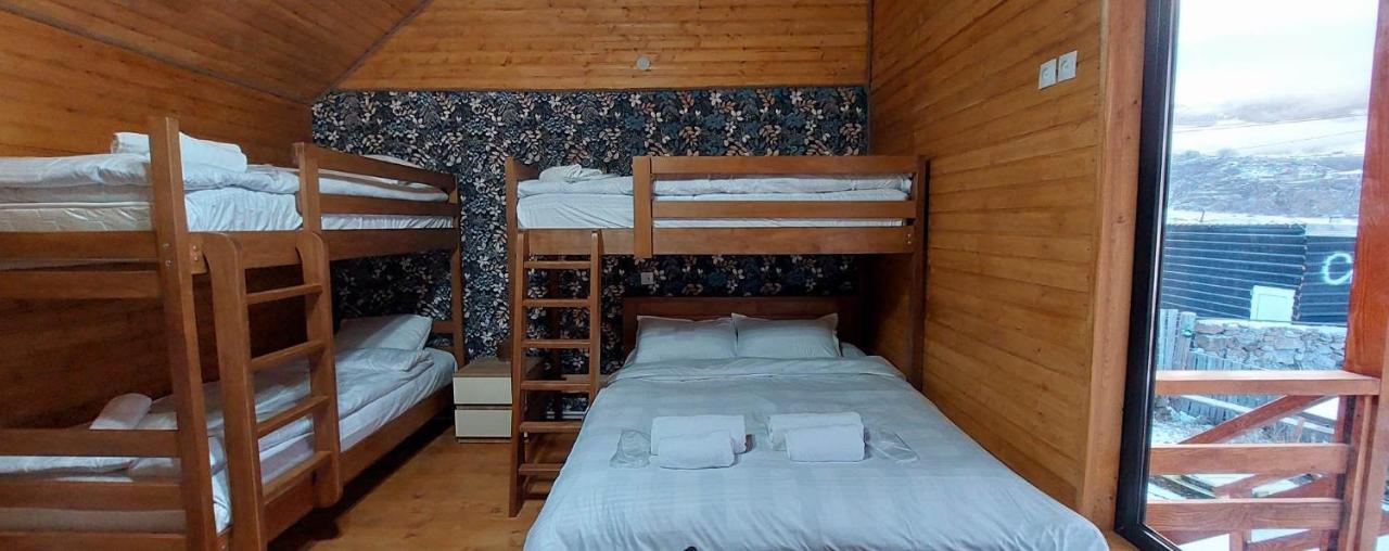 Guesthouse And Cottage Nicolo Kazbegi Bagian luar foto