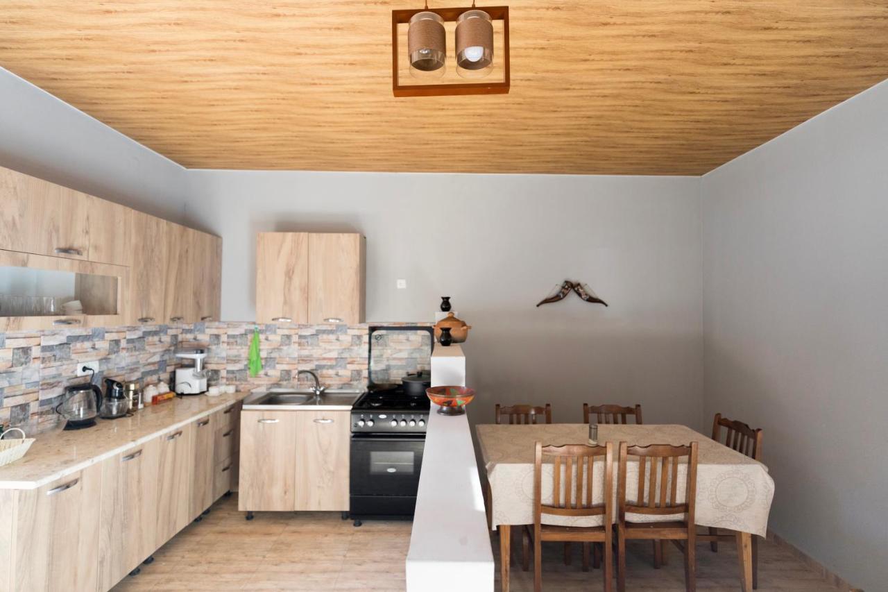 Guesthouse And Cottage Nicolo Kazbegi Bagian luar foto